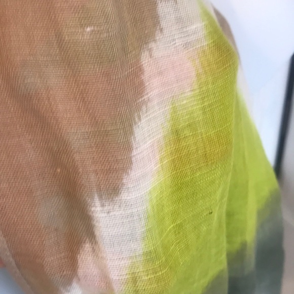 Beautiful light summer scarf. - Picture 3 of 3